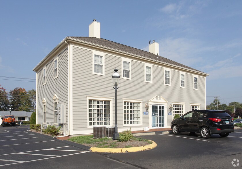 252 E Main St, Clinton, CT à vendre - Photo principale - Image 1 de 2