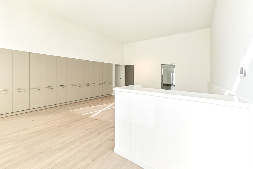 241 10th St, San Francisco, CA for lease - Building Photo - Image 3 of 21