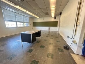 709 Deacon St, Hebron, OH for lease Interior Photo- Image 1 of 12