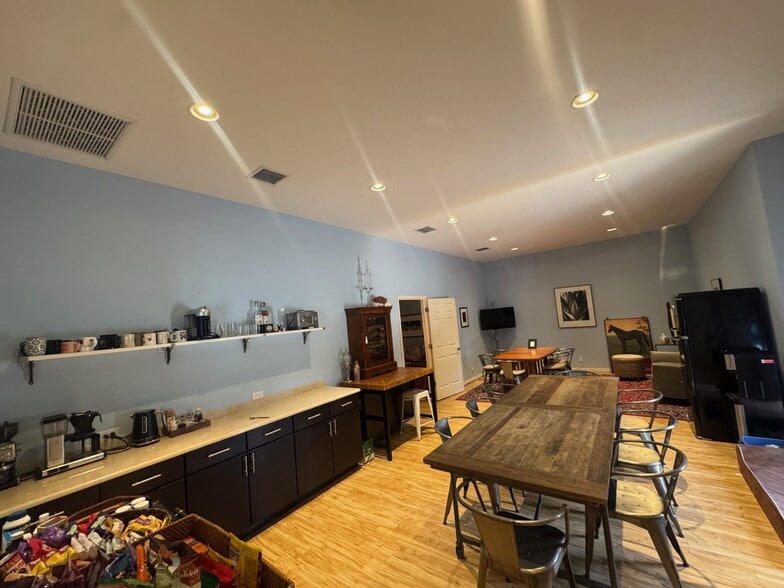 2415 N Albany Ave, Tampa, FL for lease - Building Photo - Image 3 of 6
