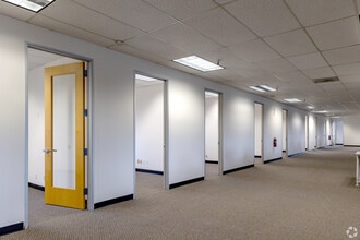 3200 Patrick Henry Dr, Santa Clara, CA à louer Photo intérieure- Image 2 de 6