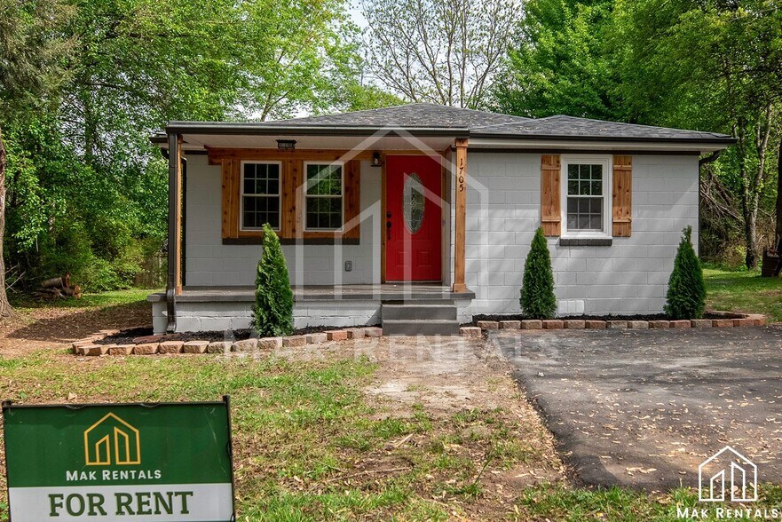 1705 E Cloaninger Ave, Statesville, NC for sale - Primary Photo - Image 1 of 1