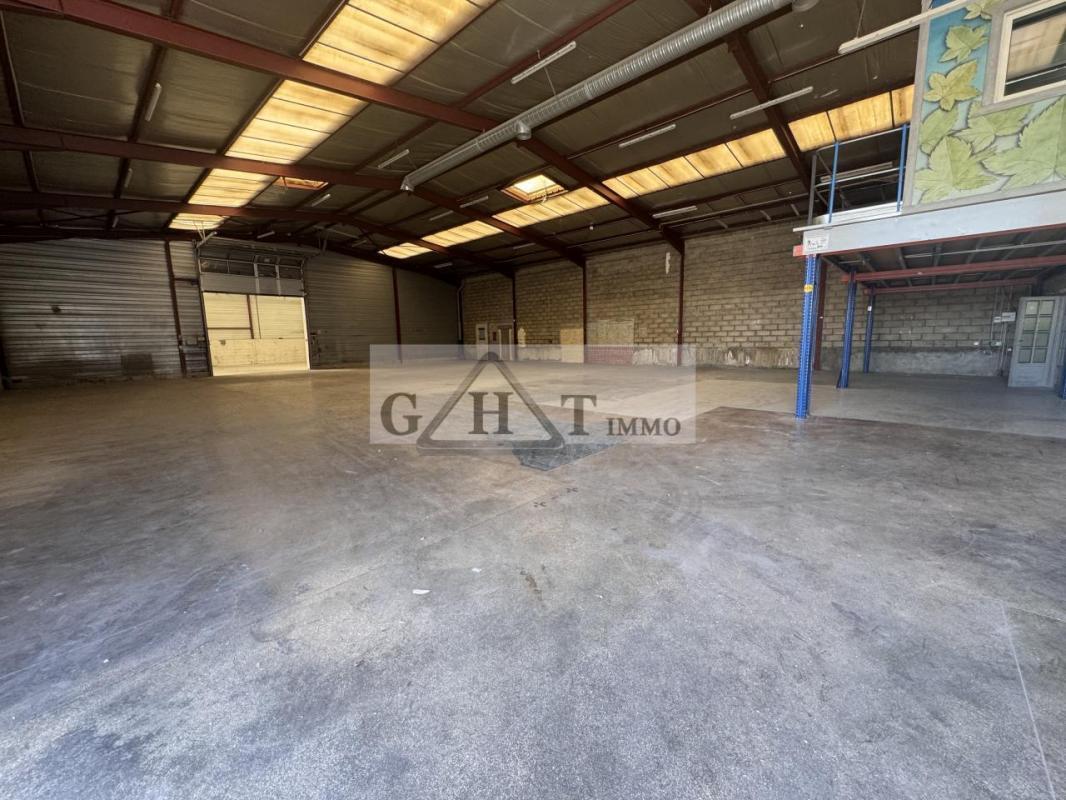 Office in Saint-Soupplets for lease Interior Photo- Image 1 of 14
