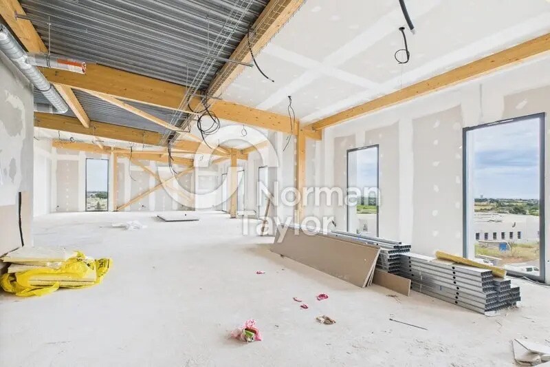 Office in Montpellier for lease - Interior Photo - Image 2 of 12