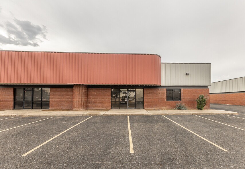 6101 43rd St, Lubbock, TX for lease - Building Photo - Image 2 of 27