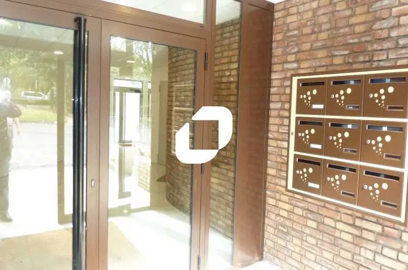 8 Avenue Leon Harmel, Antony à louer - Photo du bâtiment - Image 2 de 8