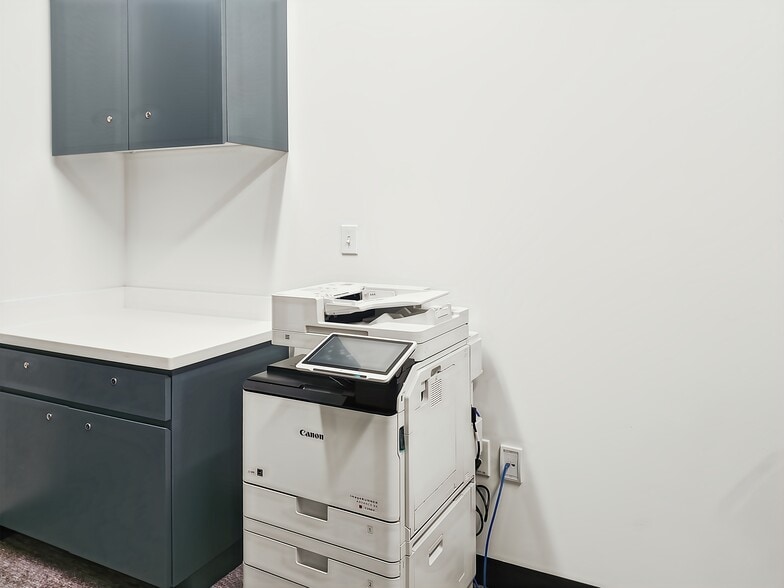 330 Crossing Blvd, Orange Park, FL for lease - Interior Photo - Image 2 of 12