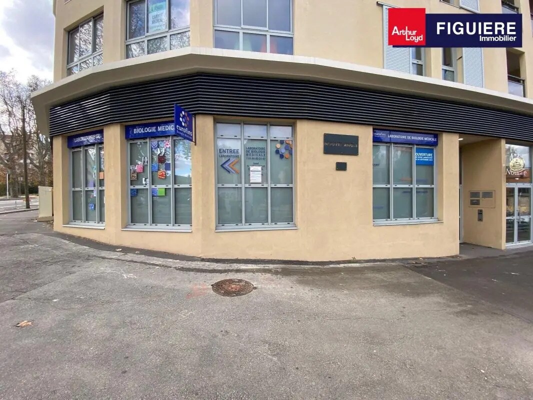 Retail in Aix-en-Provence for lease Building Photo- Image 1 of 5