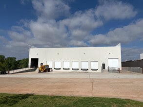 6940 Santa Fe Ave, Oklahoma City, OK for sale Building Photo- Image 2 of 3