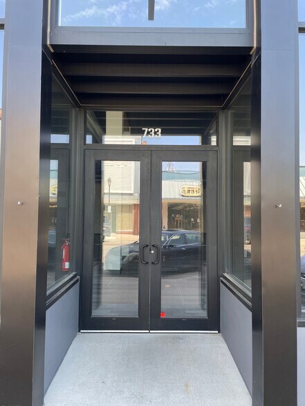 733 W 2nd St, Hastings, NE à louer - Photo du bâtiment - Image 2 de 15