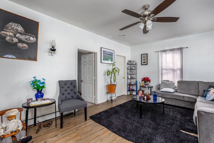 415 N Sycamore St, Somonauk, IL à vendre - Photo du bâtiment - Image 3 de 16