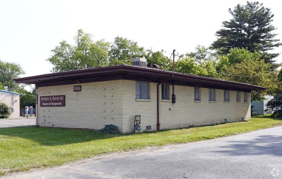 1916 N Reynolds Rd, Toledo, OH à vendre - Photo principale - Image 1 de 1