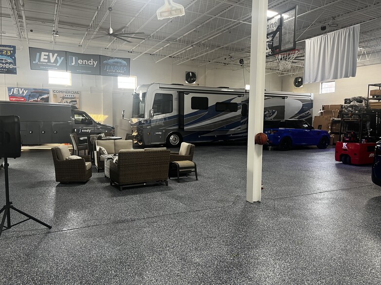 1540 Hannah Ave, Forest Park, IL for sale - Building Photo - Image 3 of 62