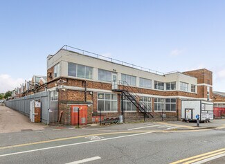 Plus de détails pour 8 Lombard Rd, Londres - Industriel à louer