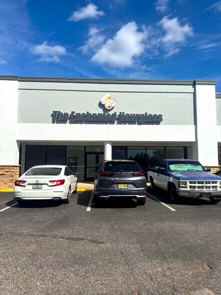 10005-10075 W Hillsborough Ave, Tampa, FL à louer - Photo du bâtiment - Image 3 de 8