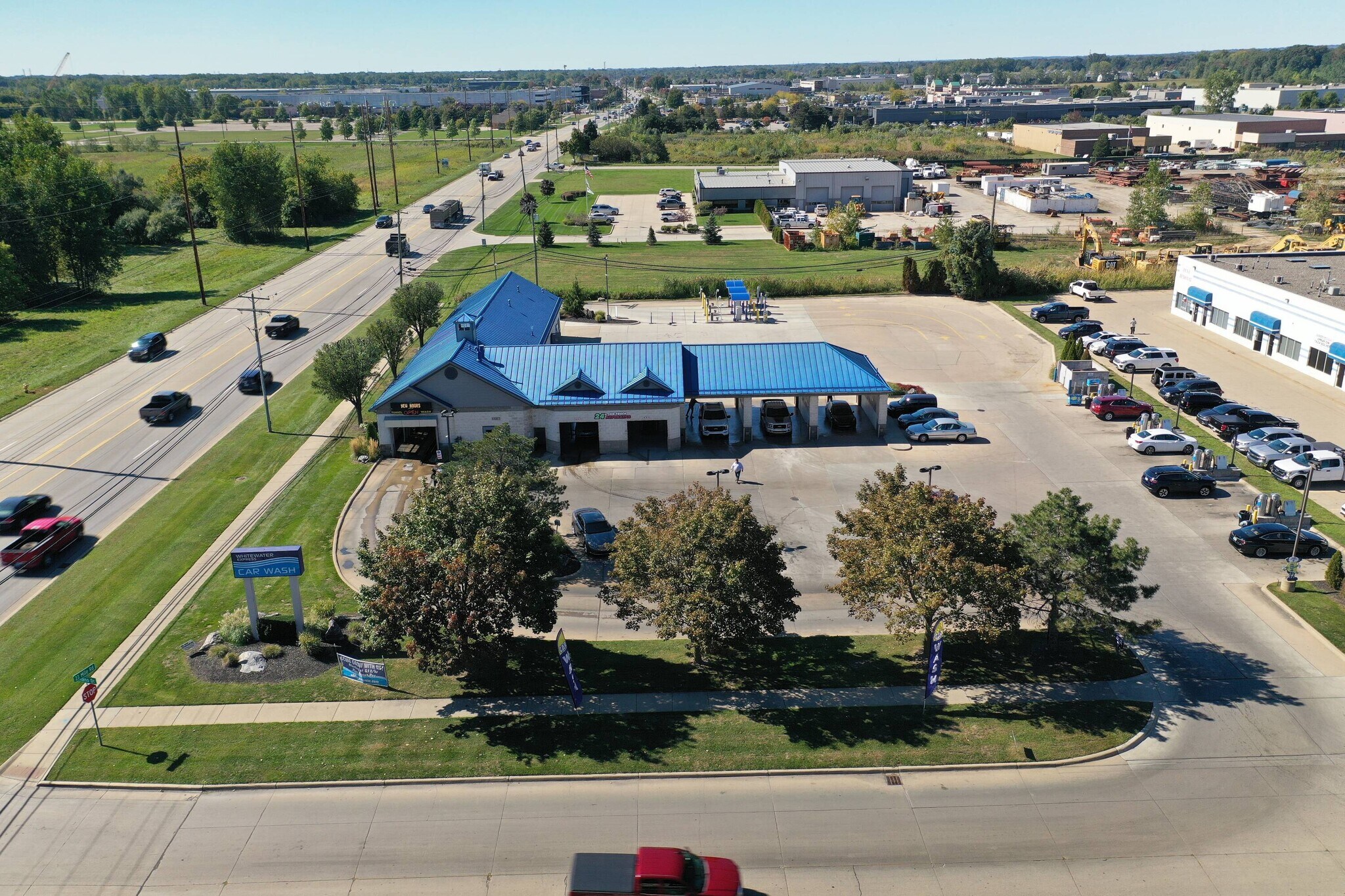 51057 Milano Dr, Macomb, MI à vendre Photo du bâtiment- Image 1 de 1