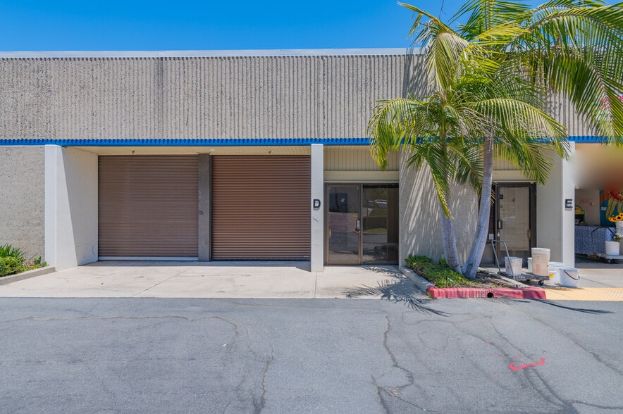 11533 Slater Ave, Fountain Valley, CA for sale - Building Photo - Image 2 of 15
