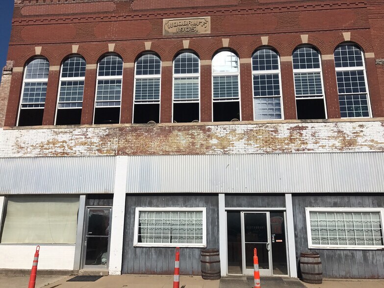 104 N Market St, Gallatin, MO à vendre - Photo du bâtiment - Image 2 de 15
