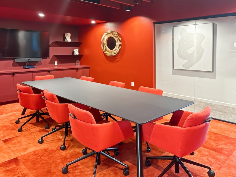 2027 Dodge St, Omaha, NE for lease - Interior Photo - Image 3 of 24