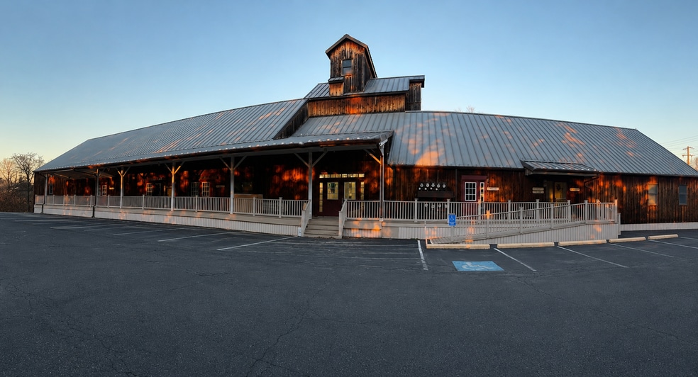 400 S Cross St, Chestertown, MD for lease - Building Photo - Image 2 of 11