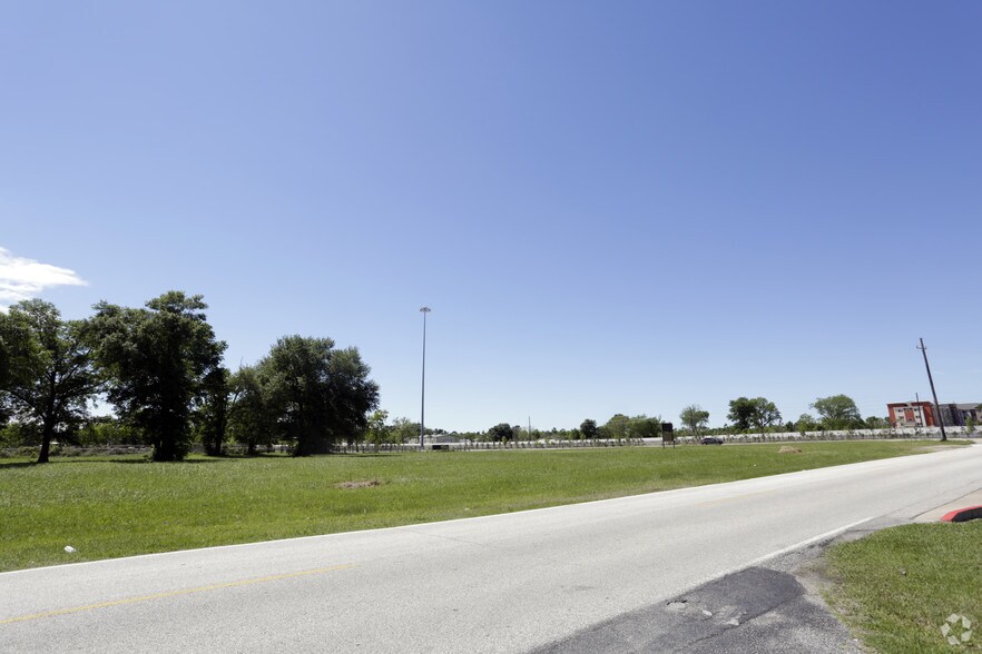 14245-14369 Medical Complex Dr, Tomball, TX à vendre - Photo du bâtiment - Image 2 de 4