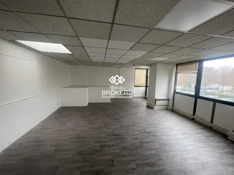 Industrial in Villepinte for lease - Interior Photo - Image 3 of 4