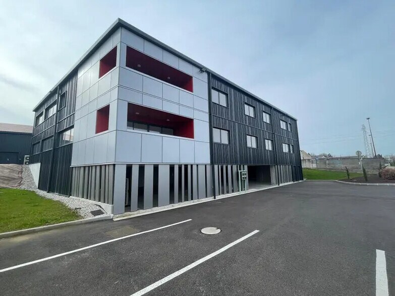 Office in Viriat for lease - Building Photo - Image 2 of 13