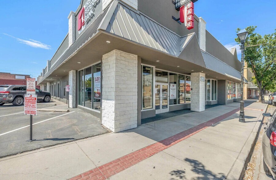 1217 2nd St S, Nampa, ID à vendre - Photo du bâtiment - Image 2 de 24