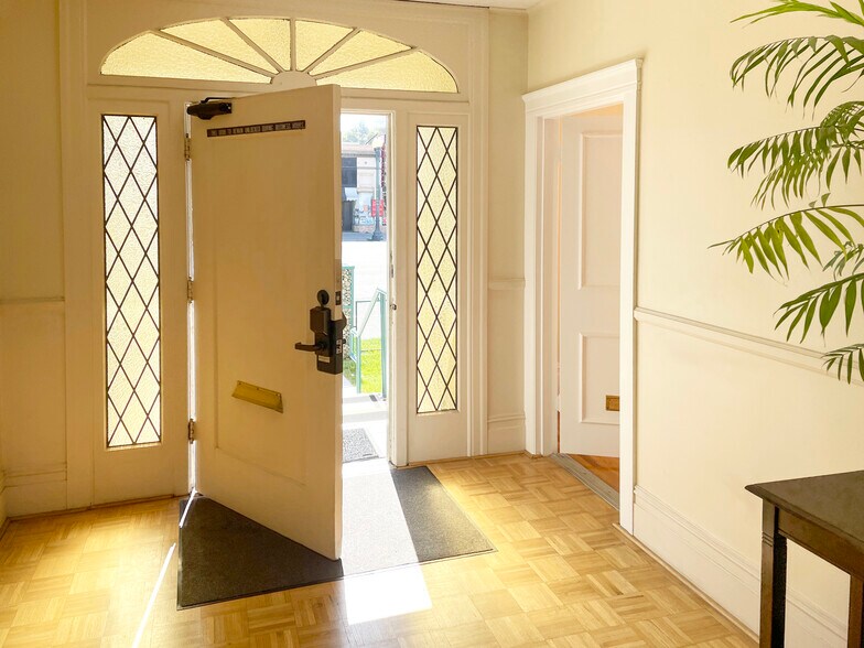 3929 Grand Ave, Oakland, CA à louer - Photo intérieure - Image 3 de 27