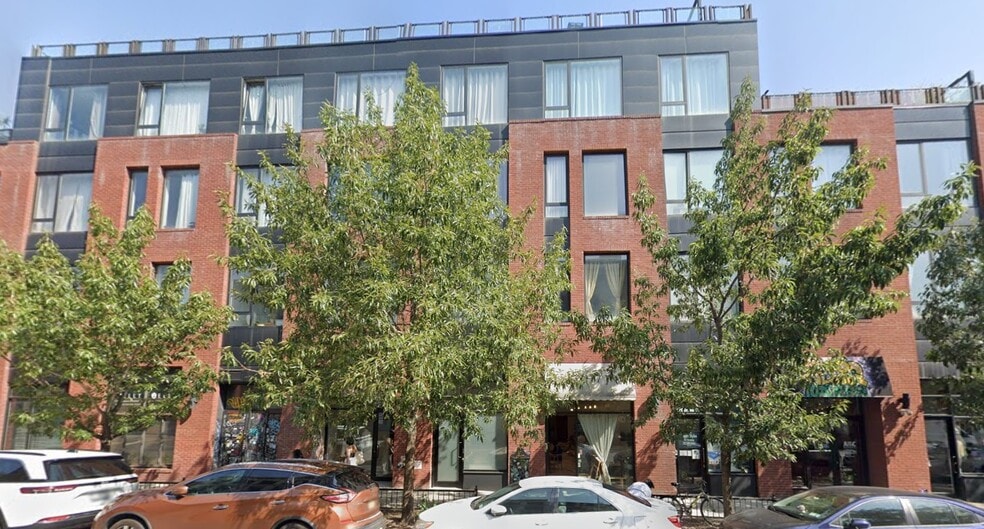 227 Grand St, Brooklyn, NY à louer - Photo du bâtiment - Image 1 de 8