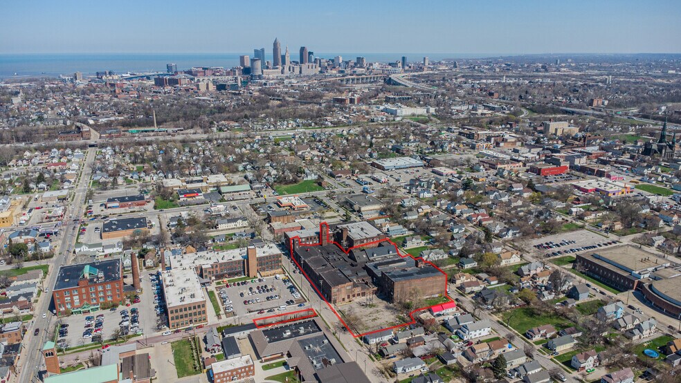 3155 W 33rd St, Cleveland, OH à vendre - Photo du bâtiment - Image 1 de 37
