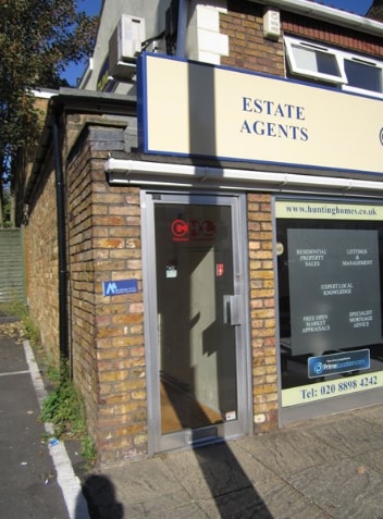 122 Nelson Rd, Twickenham for lease - Primary Photo - Image 1 of 1