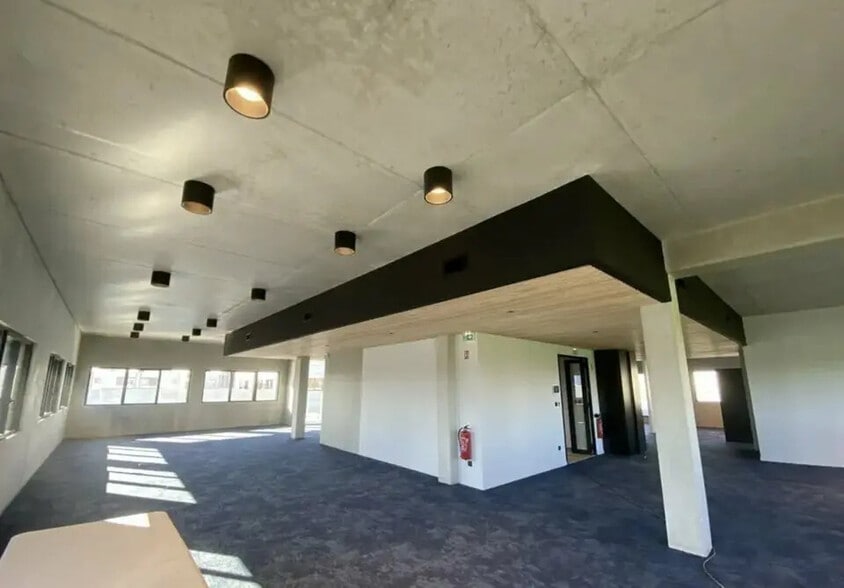 Flex in Rillieux-la-Pape for lease - Interior Photo - Image 3 of 4