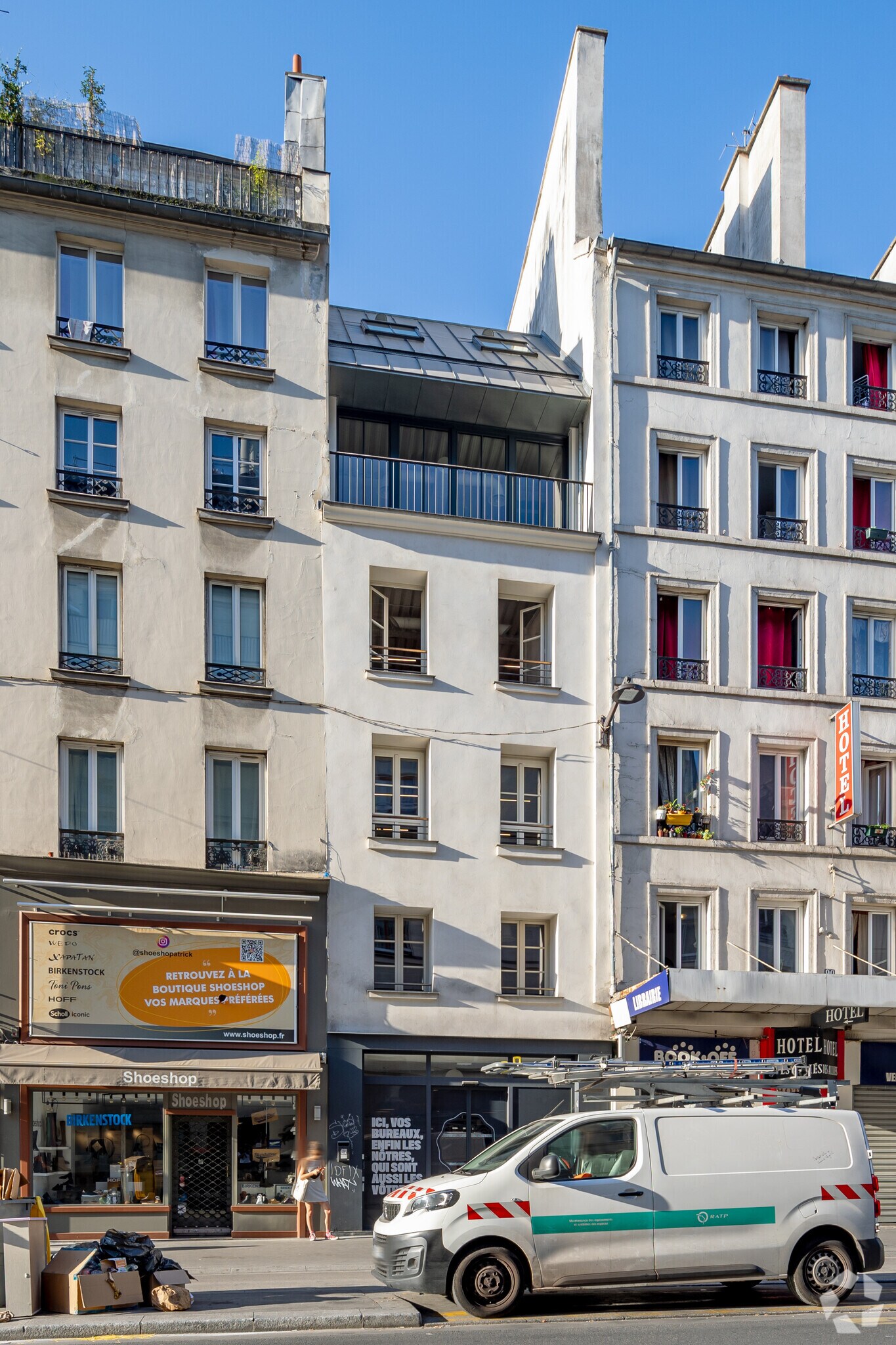 Coworking Space in Paris for lease Primary Photo- Image 1 of 9