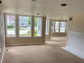 127 Washington St, Norwell, MA for sale Interior Photo- Image 2 of 13
