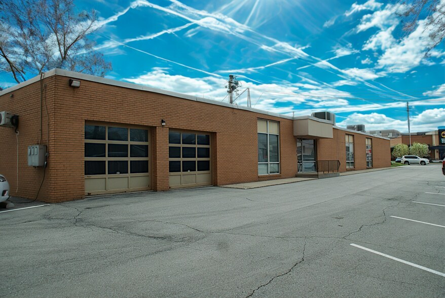 2730 E 62nd St, Indianapolis, IN à vendre - Photo du bâtiment - Image 3 de 10
