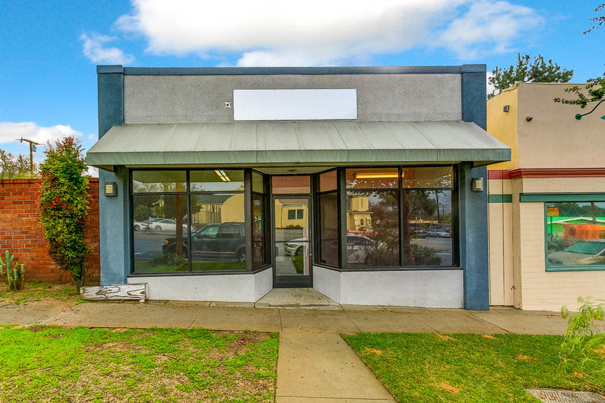 2676 Fair Oaks Ave, Altadena, CA for sale - Primary Photo - Image 1 of 1