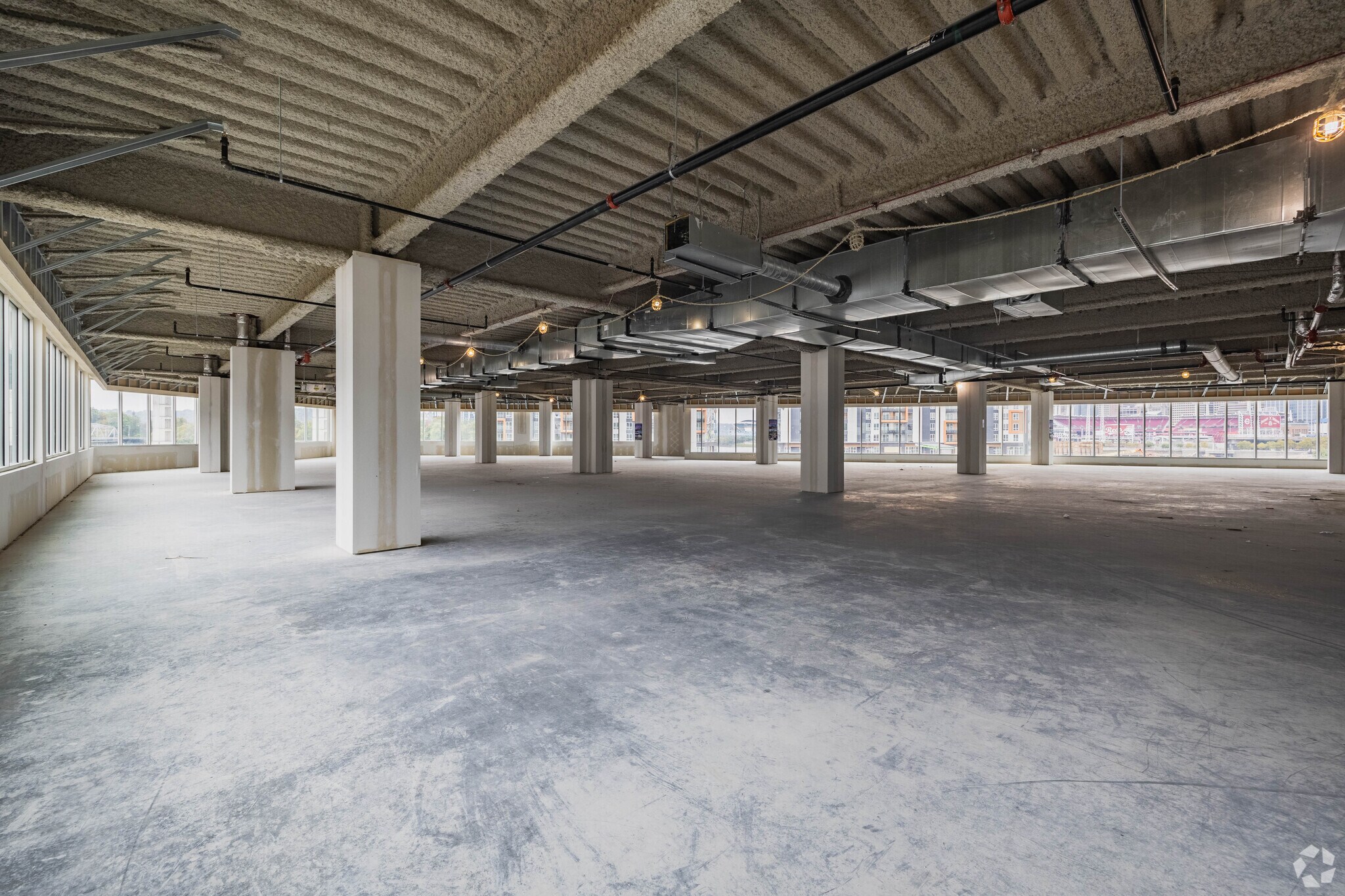 200 W 3rd St, Newport, KY à louer Photo du bâtiment- Image 1 de 5