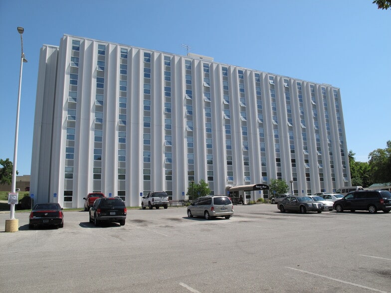 6311 Woodland Ave, Kansas City, MO for sale - Building Photo - Image 2 of 11