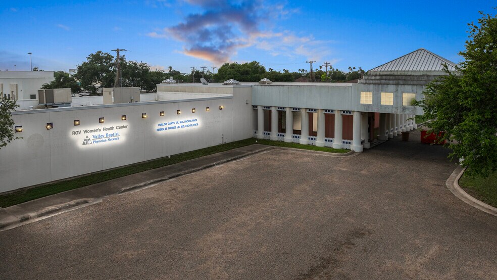 801 S Airport Dr, Weslaco, TX à vendre - Photo du bâtiment - Image 2 de 5