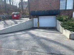 800 Oaklawn Ave, Cranston, RI for lease Building Photo- Image 1 of 3