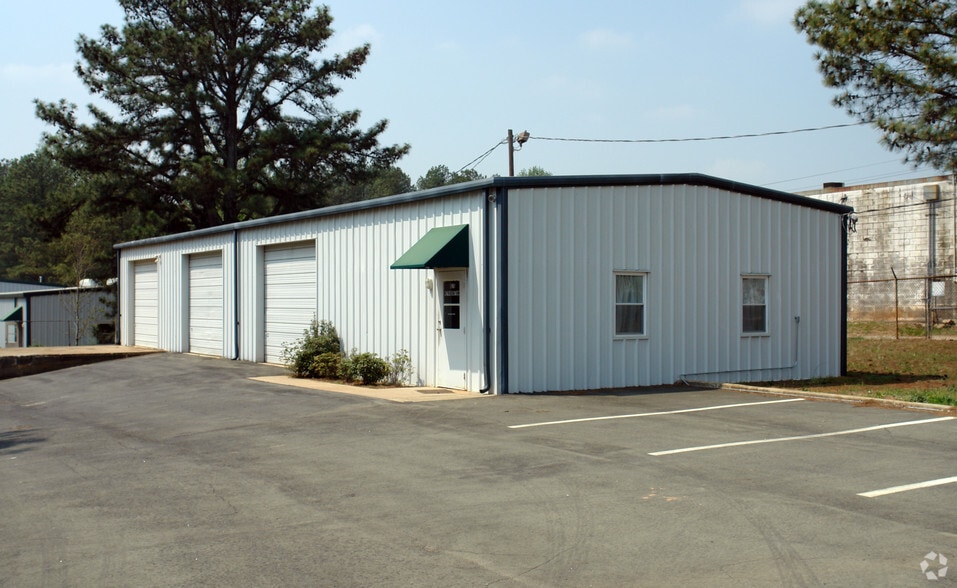 4590 S Berkeley Lake Rd, Norcross, GA for lease - Building Photo - Image 3 of 4