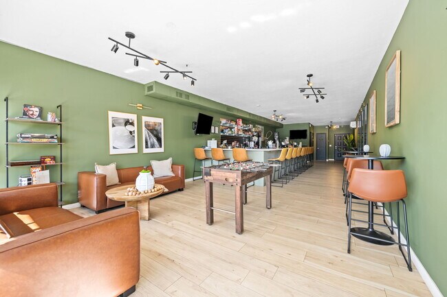 Plus de détails pour 1649 E Sample Rd, Pompano Beach, FL - Commerce de détail à vendre