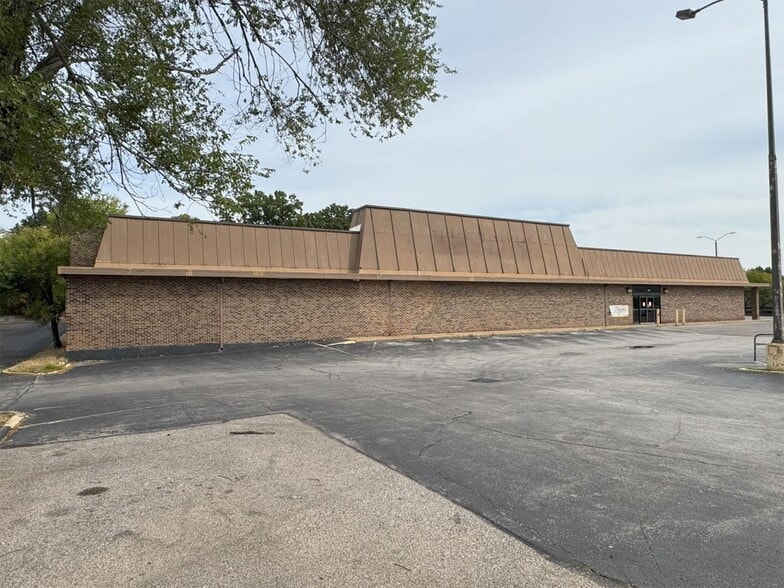 8563 Watson Rd, Saint Louis, MO for lease - Building Photo - Image 2 of 5