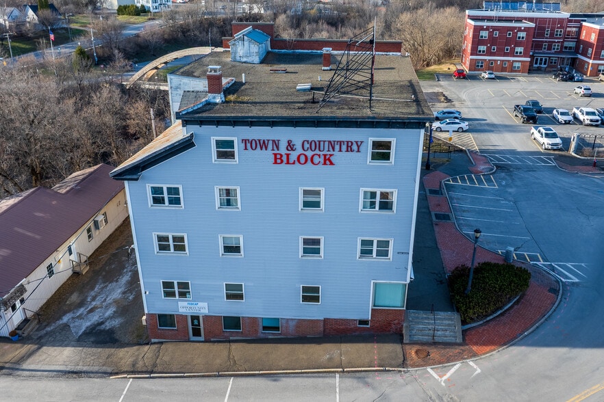 4 Market Sq, Houlton, ME à vendre - Photo du bâtiment - Image 3 de 54