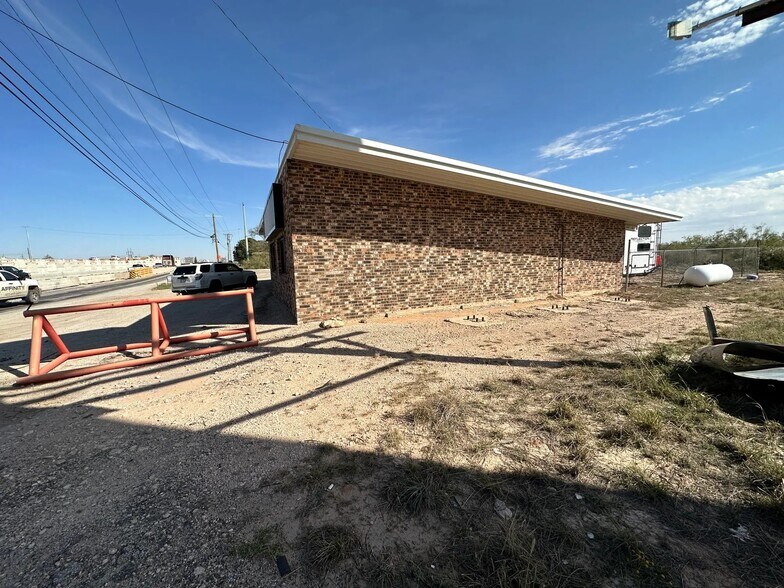 3305 W Interstate 20, Midland, TX à louer - Photo du bâtiment - Image 3 de 9