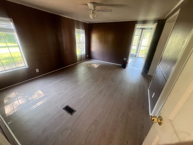 530 Sims St, Maysville, GA for lease - Interior Photo - Image 3 of 21