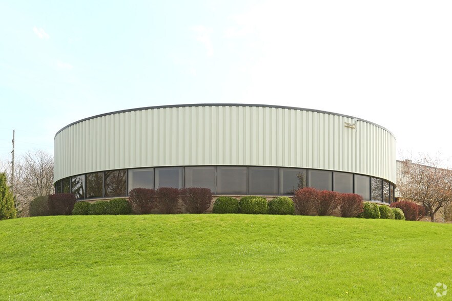 674 S Wagner Rd, Ann Arbor, MI à louer - Photo principale - Image 1 de 6