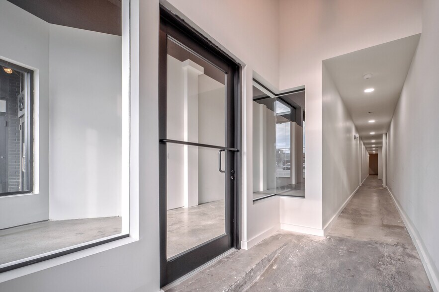 8808 Rockaway Beach Blvd, Rockaway Beach, NY à louer - Photo intérieure - Image 2 de 16