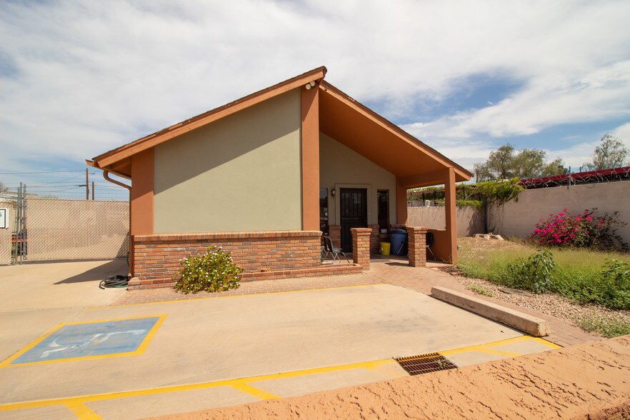 517 S Lebaron St, Mesa, AZ à louer - Photo du bâtiment - Image 3 de 17